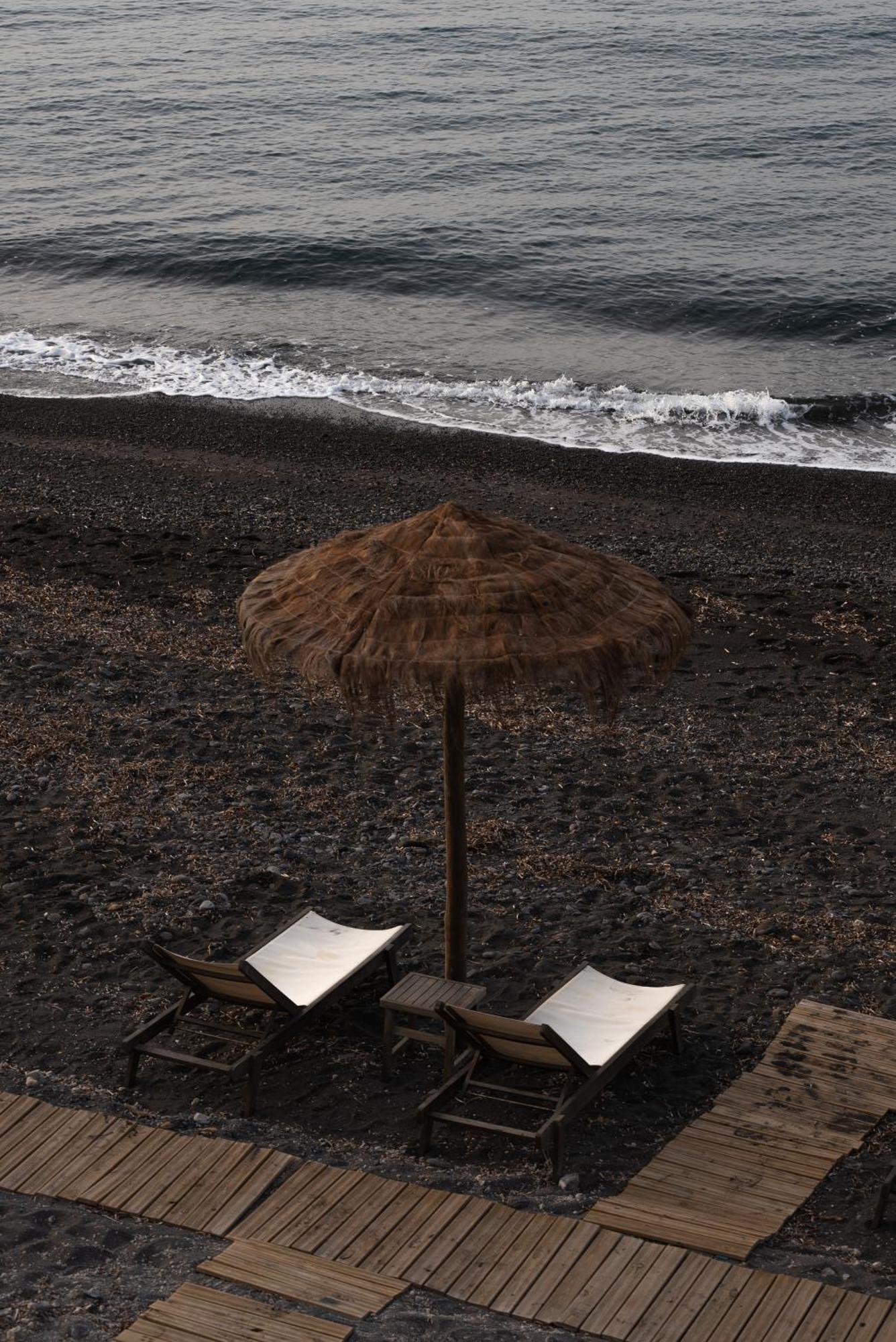 Colombos Beachfront Foinikiá Exteriér fotografie