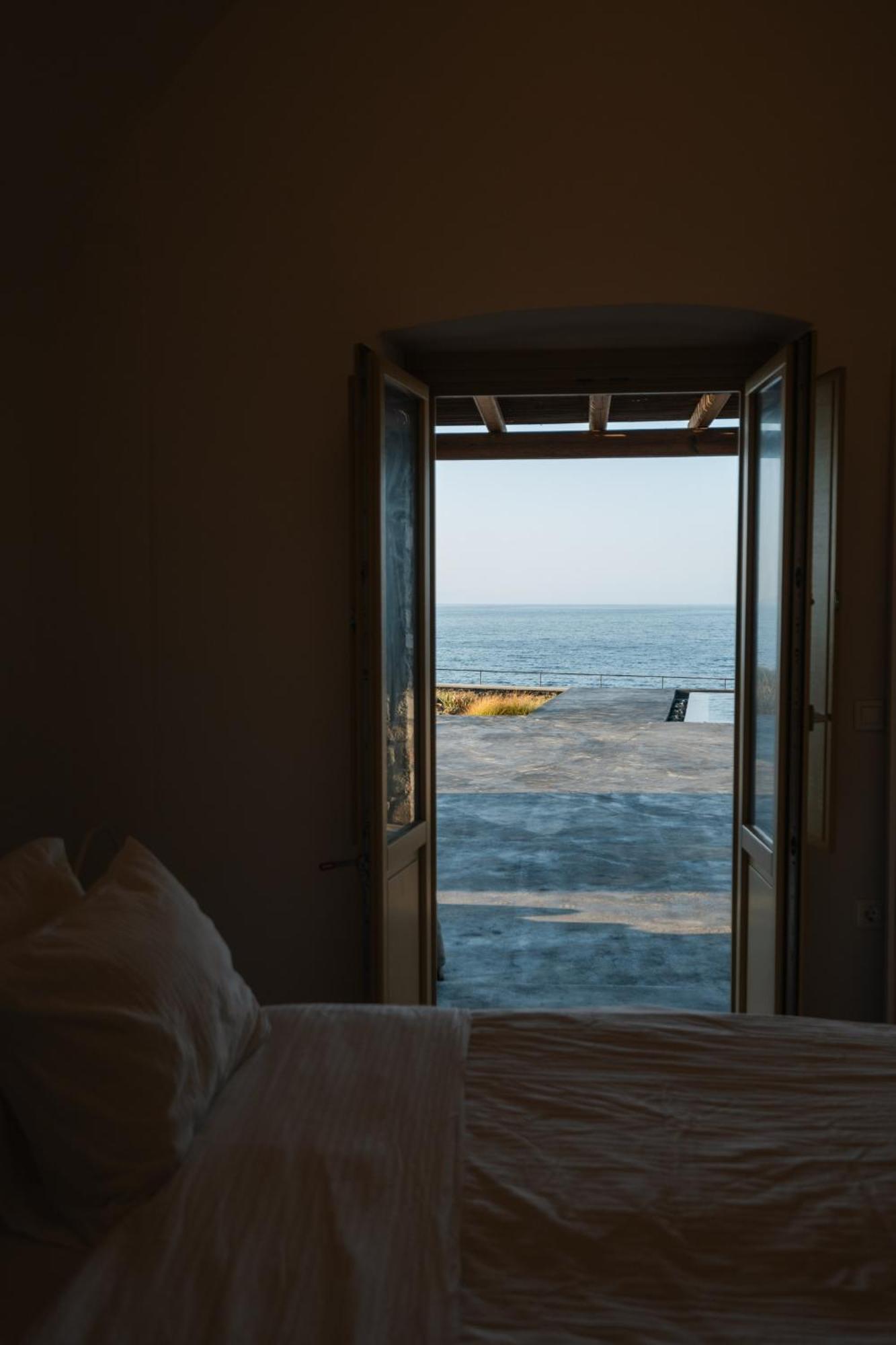Colombos Beachfront Foinikiá Pokoj fotografie